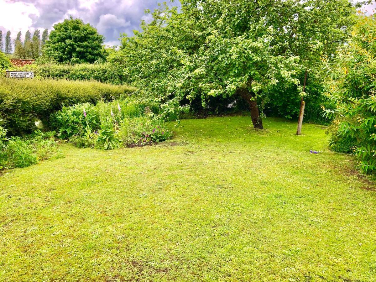 1 Tunns Cottages, Rushmere, Nr Beccles Εξωτερικό φωτογραφία